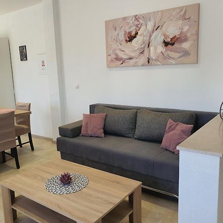 Apartment Rados Dugopolje Esterno foto