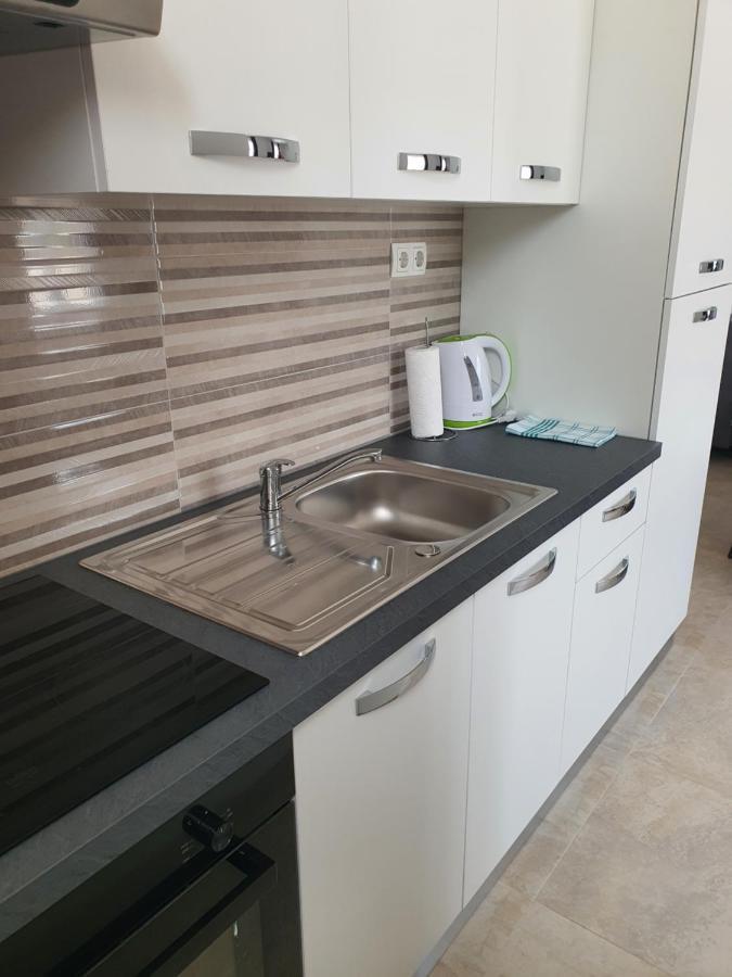 Apartment Rados Dugopolje Esterno foto