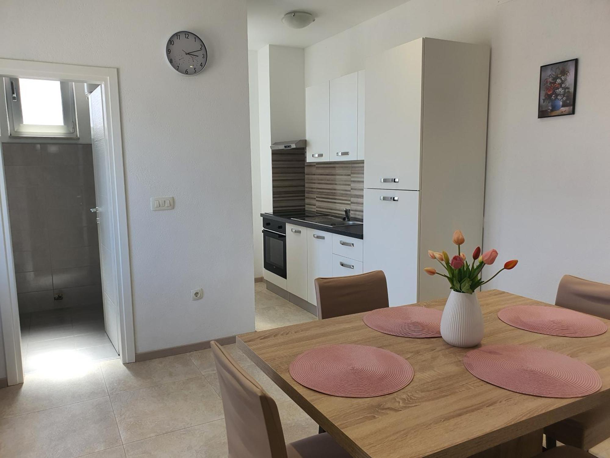 Apartment Rados Dugopolje Esterno foto